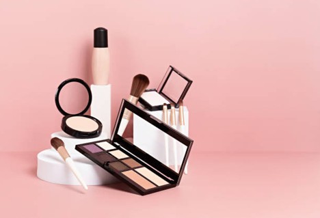 Beauty Then vs. Now: What’s Changed in the Cosmetics World?